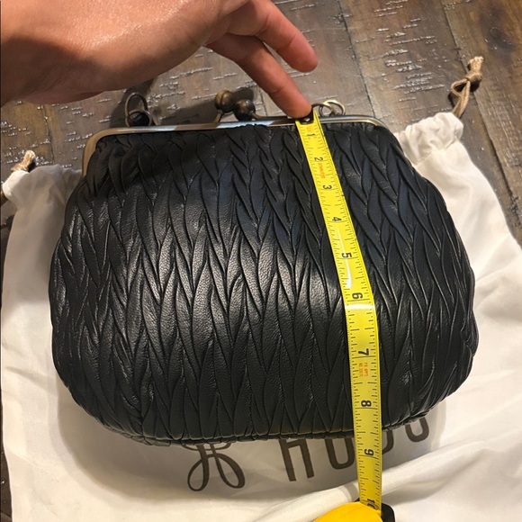 Elegant Black Women's Handbag - Picture 7 of 8